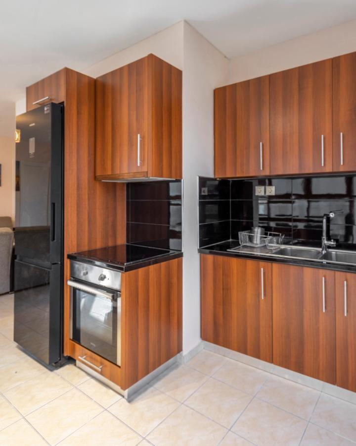 2 Bedroom Renovated Apartment With A View Atenas Exterior foto