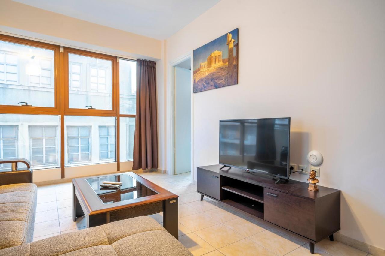 2 Bedroom Renovated Apartment With A View Atenas Exterior foto